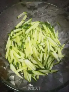 Make Soup cucumber fans dry tofu step 3