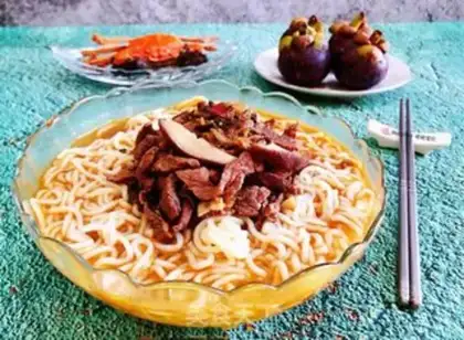 Make Snowflake mushroom noodles step 10