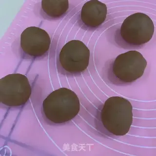 Make Green bean saloon mooncake step 5