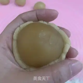 Make Green bean saloon mooncake step 8
