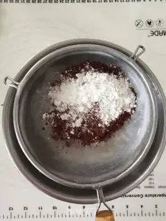 Make Chocolate Olio rolls step 4