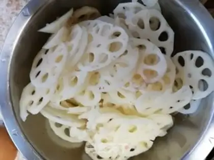 Make Thai sweet spicy sauce step 1