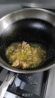 Make Sichuan chili chicken step 6