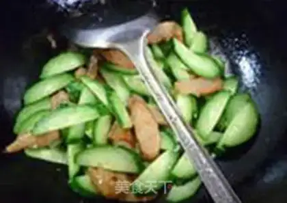 Make Pyramid fried pork step 2