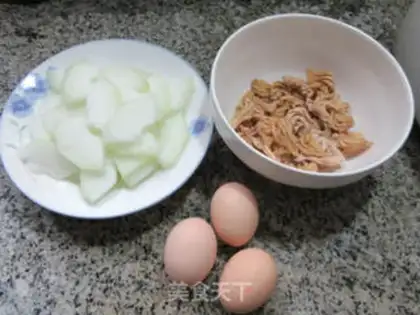 Make Sour chicken wings and eggs step 0