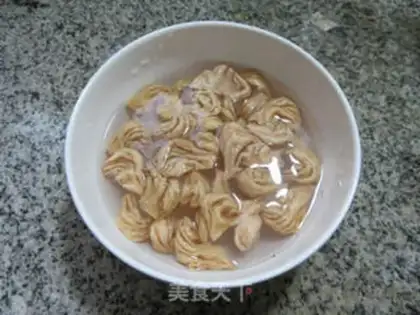 Make Sour chicken wings and eggs step 1