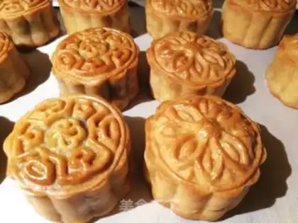 Make Mid-Autumn Soybean Yellow Mooncake step 8