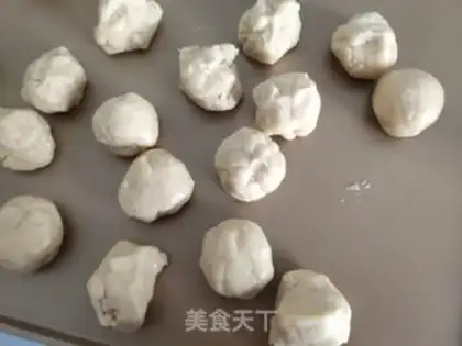 Make A wide moon cake step 3