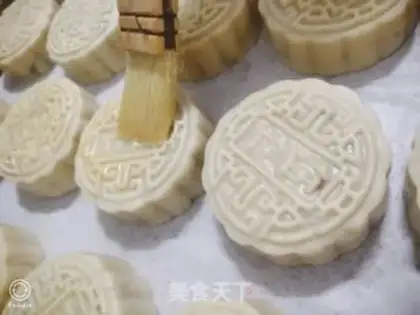 Make A wide moon cake step 5