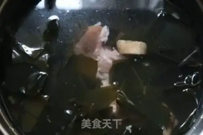 Make Sea hog hoof soup step 5