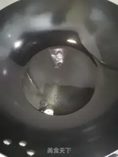 Make Tomato fried eggs step 1