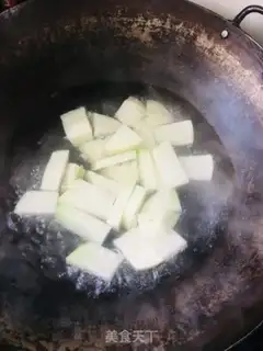 Make Roach crotch step 1