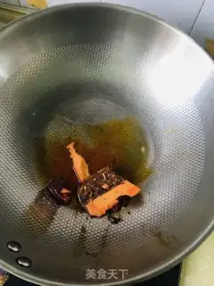 Make Roach crotch step 2