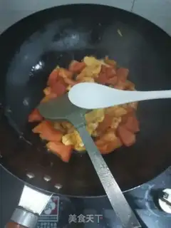 Make Tomato fried eggs step 6