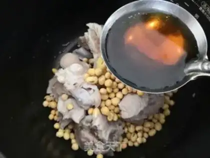 Make Sweet, spicy soy feet step 6