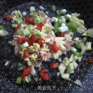 Make Meat sauce and cut flowers step 5