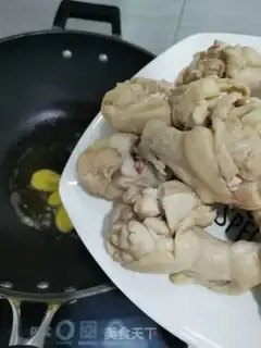 Make Red-burned chicken legs step 2