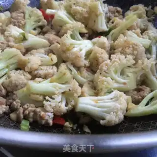 Make Meat sauce and cut flowers step 9