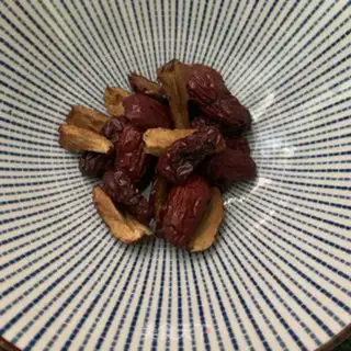 Make Sweet ginger date tea step 1