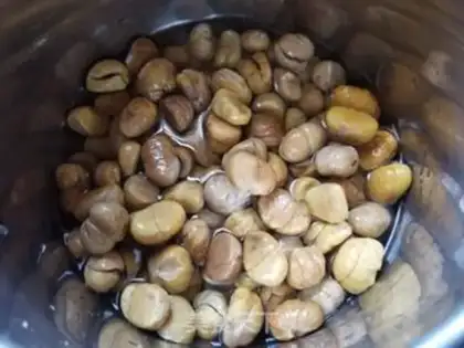 Make Chestnut pie step 1