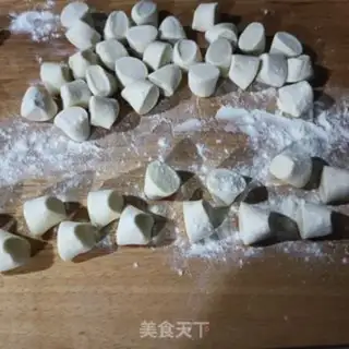 Make Fresh meat dumplings step 5