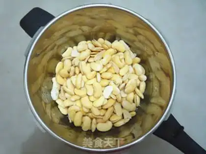 Make A broad pine bean moon cake step 1
