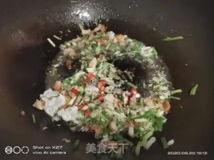 Make Shrimp chicken fried rice step 2