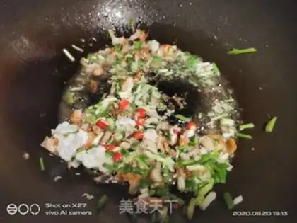 Make Shrimp chicken fried rice step 3