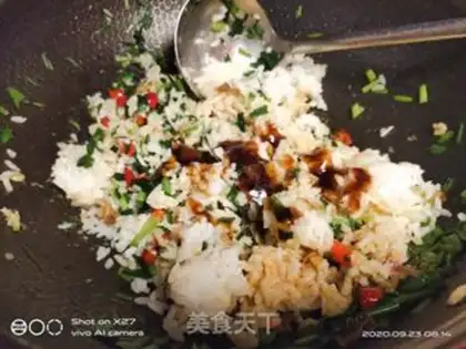 Make Chicken omelet fried rice step 4