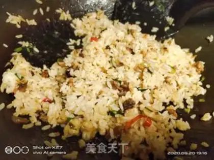 Make Shrimp chicken fried rice step 6