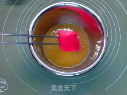 Make A double rose-legged mooncake step 2