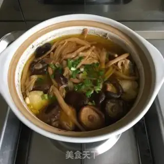Make Frozen mushroom chicken soup step 4