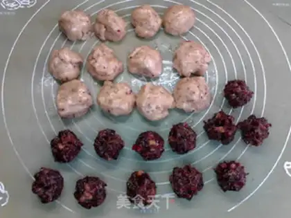 Make A double rose-legged mooncake step 6