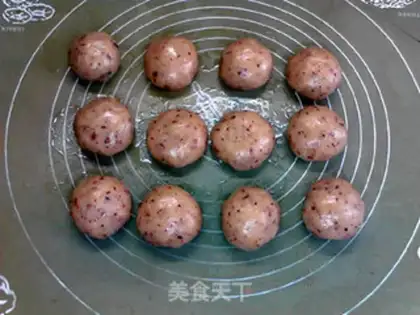 Make A double rose-legged mooncake step 9