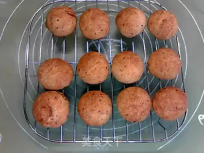 Make A double rose-legged mooncake step 11