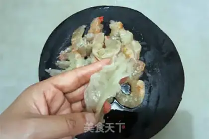 Make Thai sweet shrimp step 1