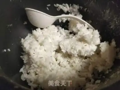 Make Snack egg fried rice step 2