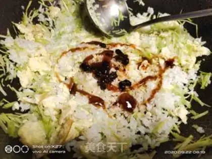 Make Snack egg fried rice step 5
