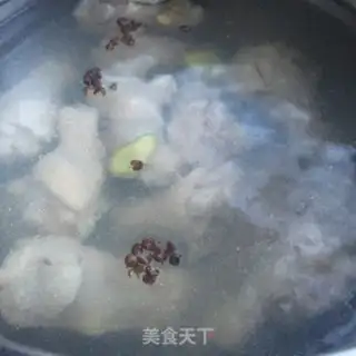 Make Spicy wings and potatoes step 1