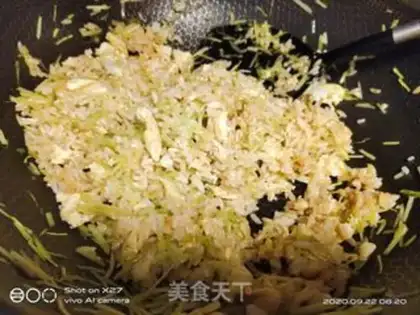 Make Snack egg fried rice step 6