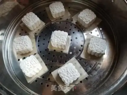 Make Gold and milk, yellow and crystal moon cake step 8