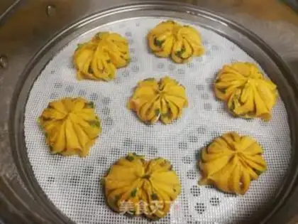 Make Onion peppers, pumpkin rolls step 15