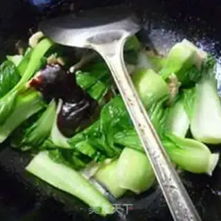 Make Seafood sauce veggie pasta step 7