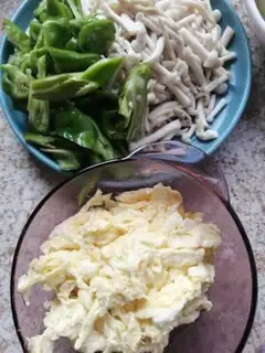 Make Eggs and pretzels step 2