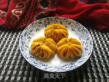 Make Onion peppers, pumpkin rolls step 18