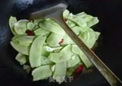 Make Spicy fried lentils step 4