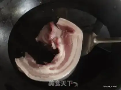 Make Garlic tofu cakes, with five flowers step 0