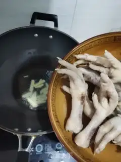 Make Roast chicken claws step 2