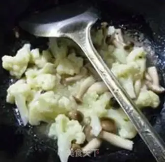 Make Crab mushrooms and casseroles step 5