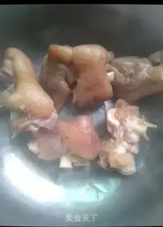 Make Spicy pig hoof step 1